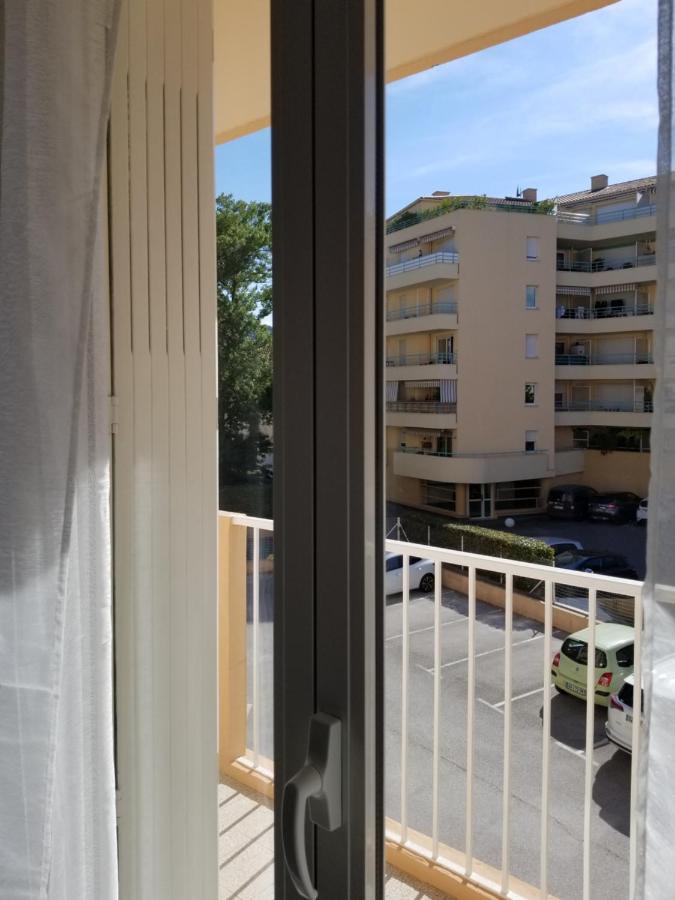Appartement Terre Et Mer Hyères Exterior foto